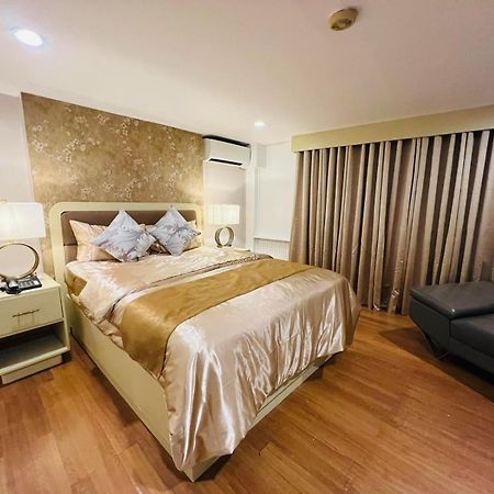 RedDoorz Premium at Arzo Hotel Manila - Vaccinated Staff Esterno foto
