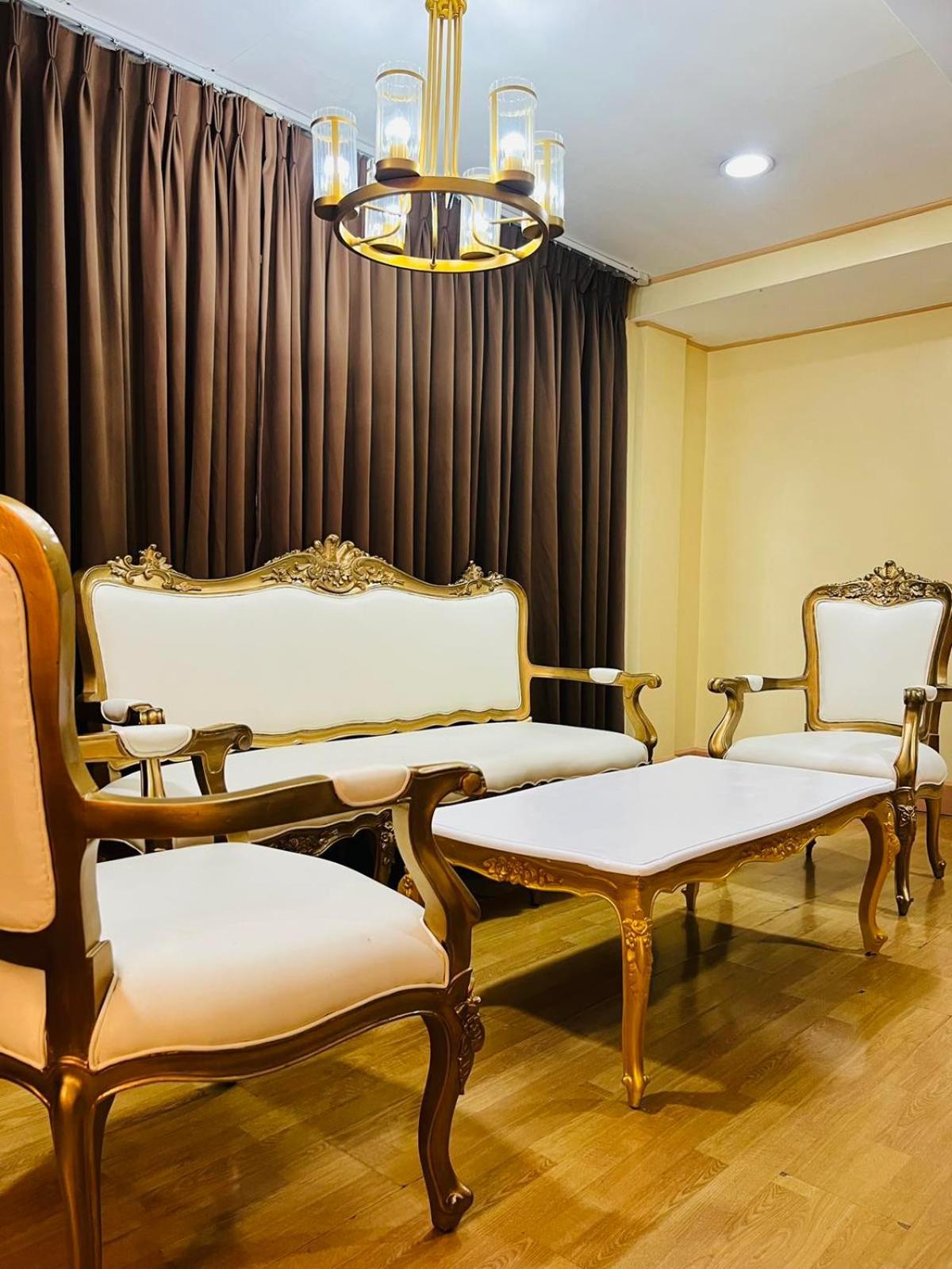 RedDoorz Premium at Arzo Hotel Manila - Vaccinated Staff Esterno foto