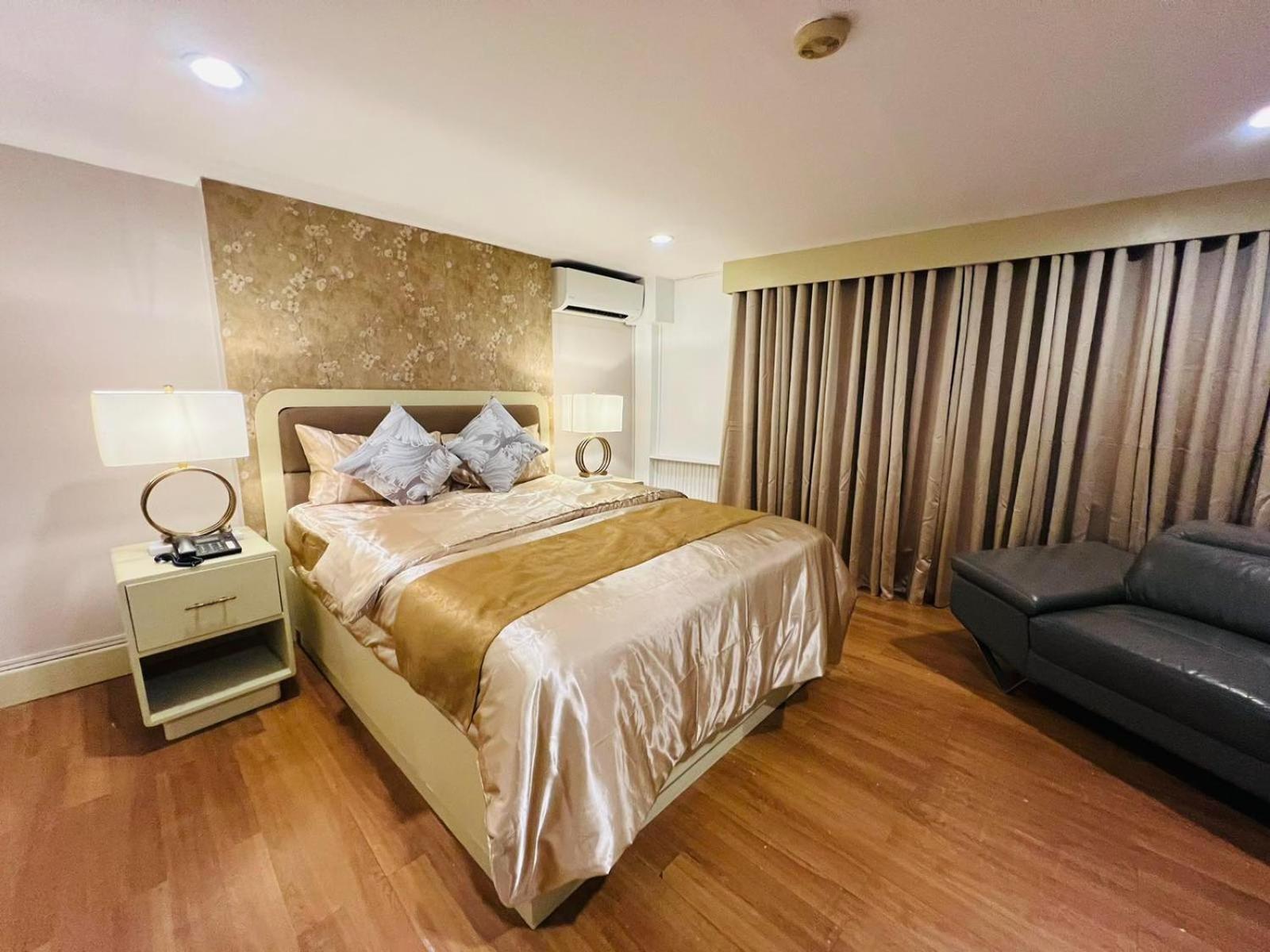 RedDoorz Premium at Arzo Hotel Manila - Vaccinated Staff Esterno foto